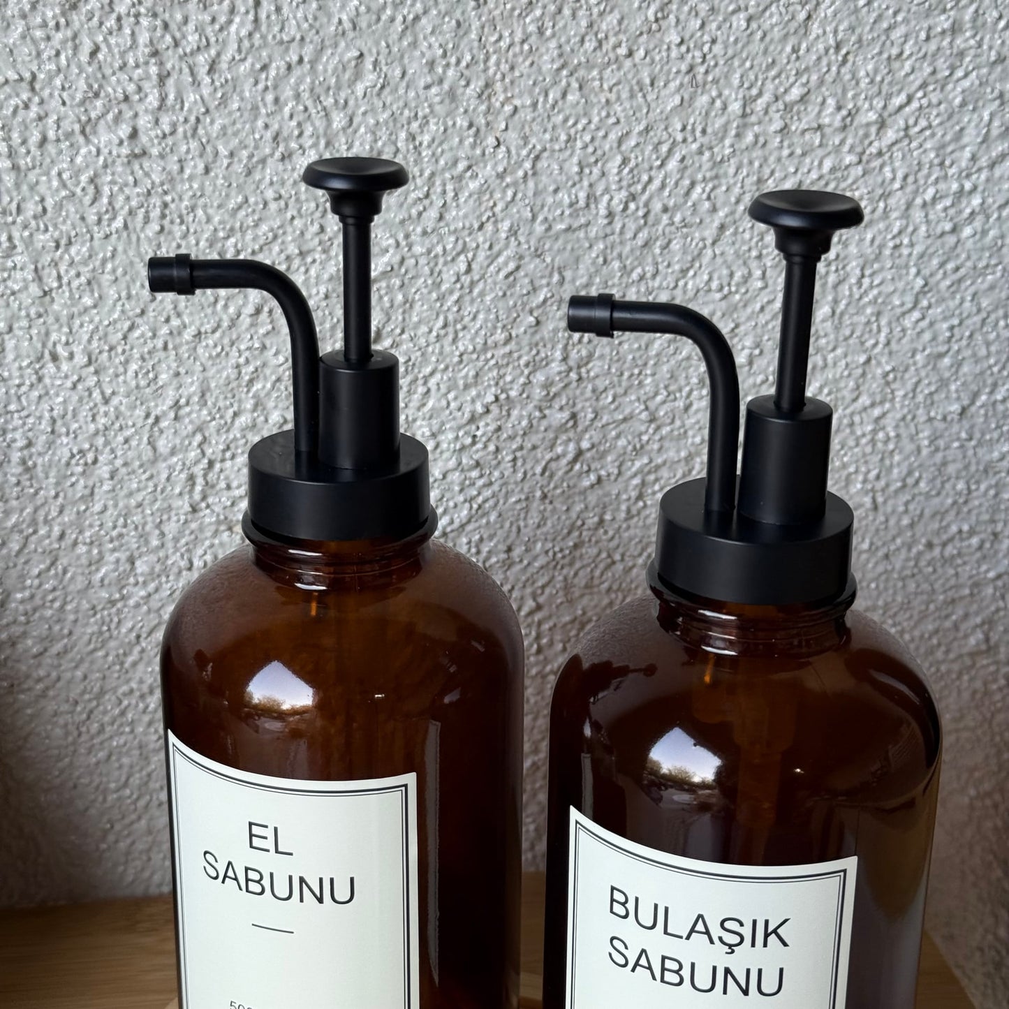 Selena Bambu Standlı İkili Cam Yuvarlak Sıvı Sabunluk Seti Amber 500 ml
