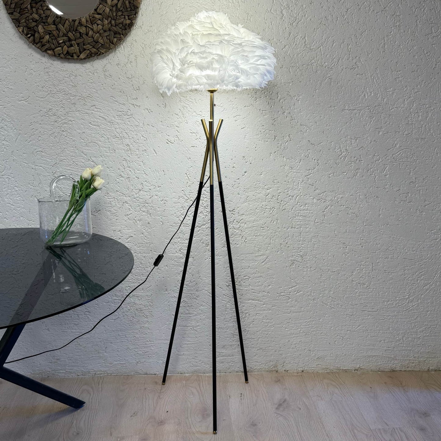 Exclusive Metal Ayaklı Tüy Lambader Beyaz-Bronz 1,60 cm