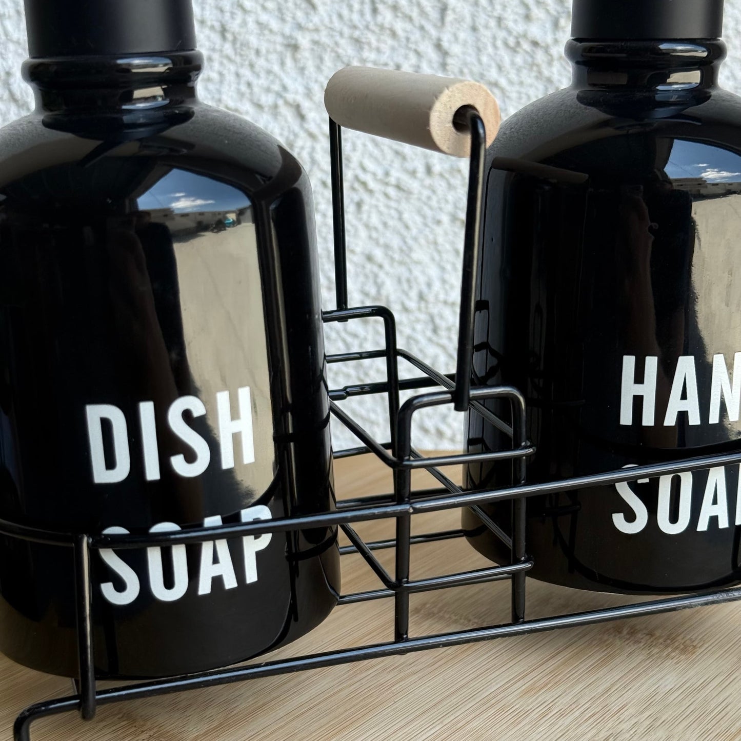 Tonish Metal Standlı Poeselen Sıvı Sabunluk Seti Siyah