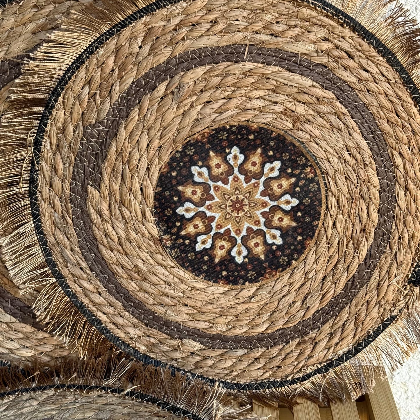 Püskülü Desenli Yuvarlak Hasır Amerikan Servisi 6 Adet