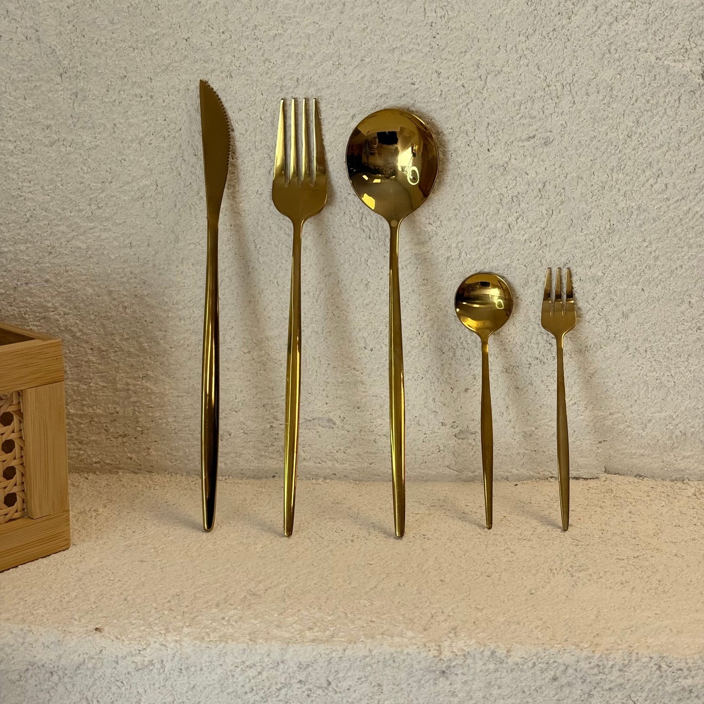 Zra Model 30 Parça 6 Kişilik Çatal Kaşık Bıçak Seti Gold (Çok Satanlarda)