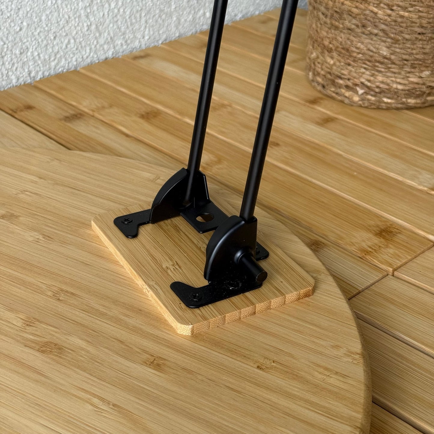 Morena Yuvarlak Metal Ayaklı Katlanır Bambu Sehpa 45x45x46 CM