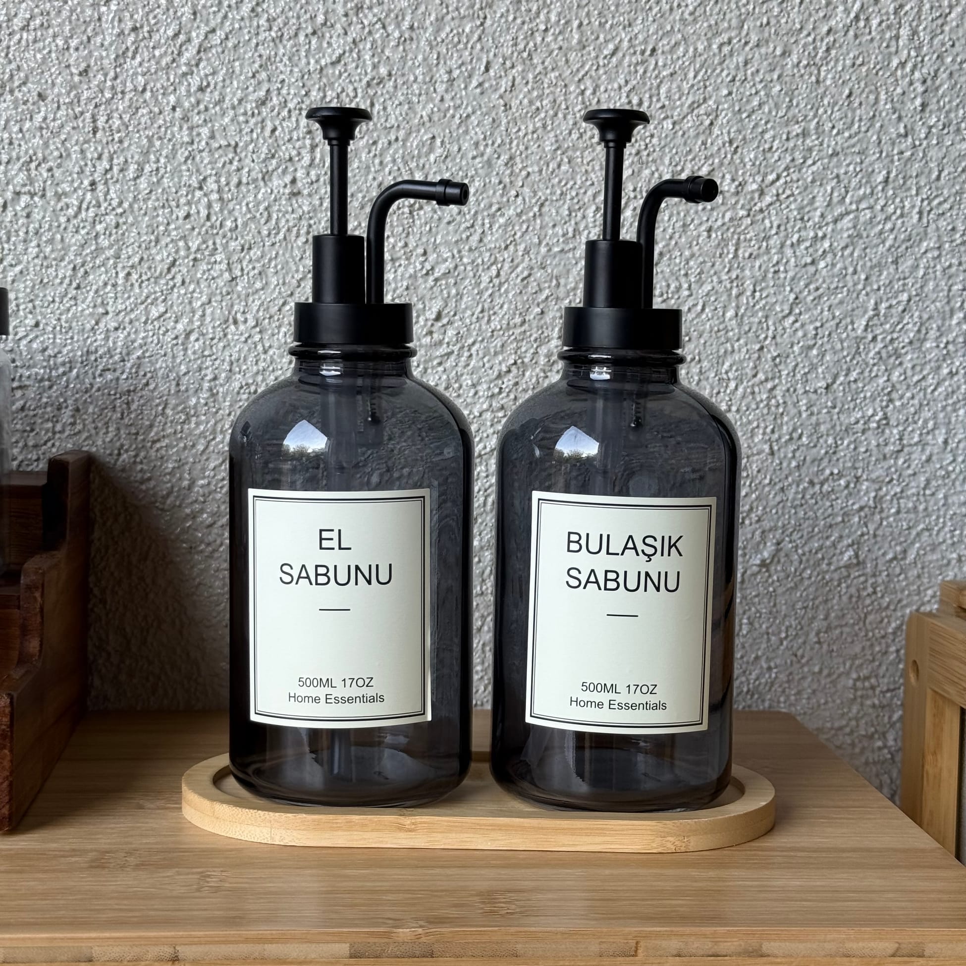 Selena Bambu Standlı İkili Cam Yuvarlak Sıvı Sabunluk Seti Füme 500 ml