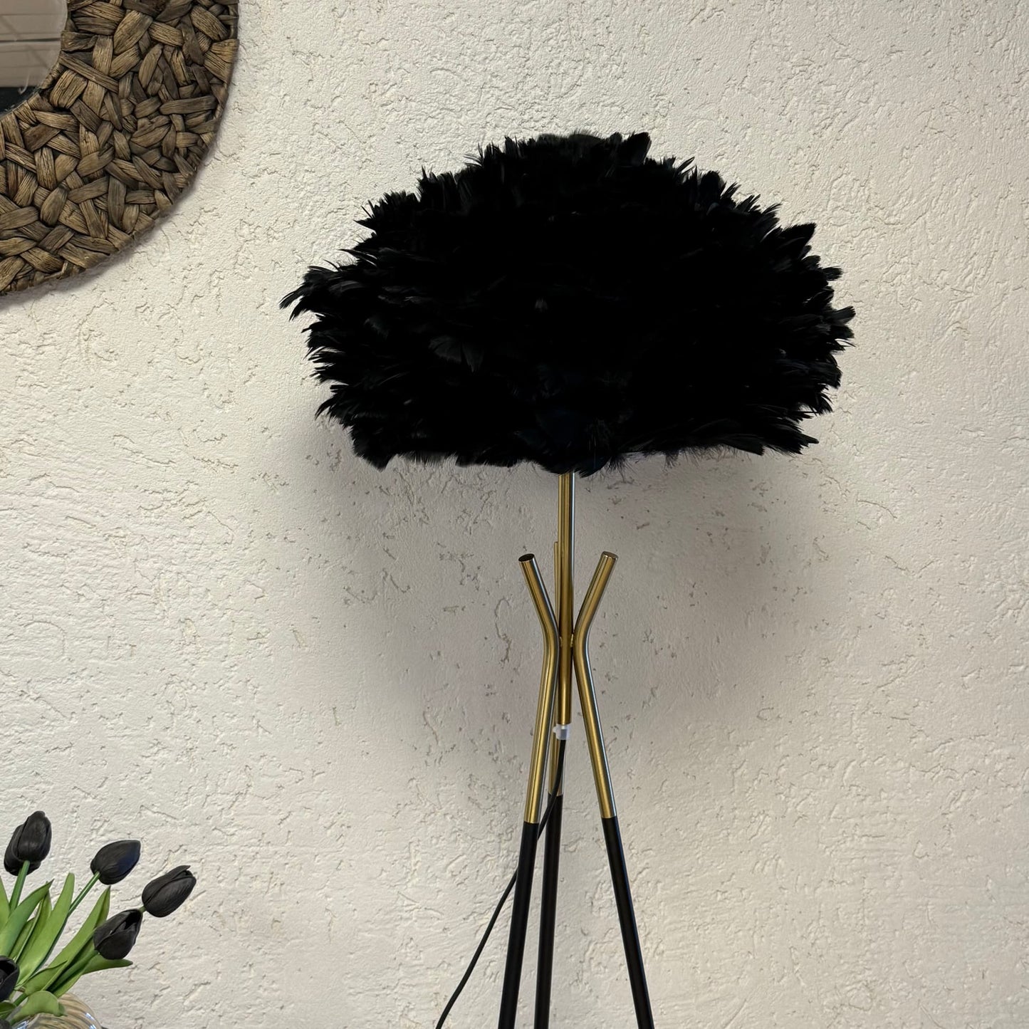 Talia Metal Ayaklı Tüy Lambader Siyah- Bronz 1,60 cm