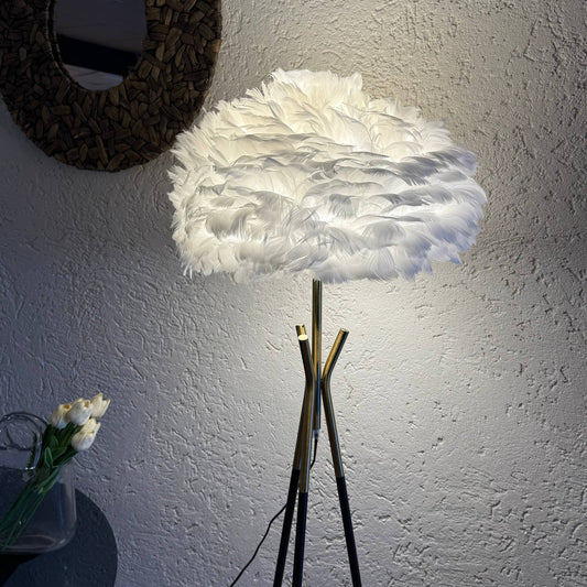 Exclusive Metal Ayaklı Tüy Lambader Beyaz-Bronz 1,60 cm