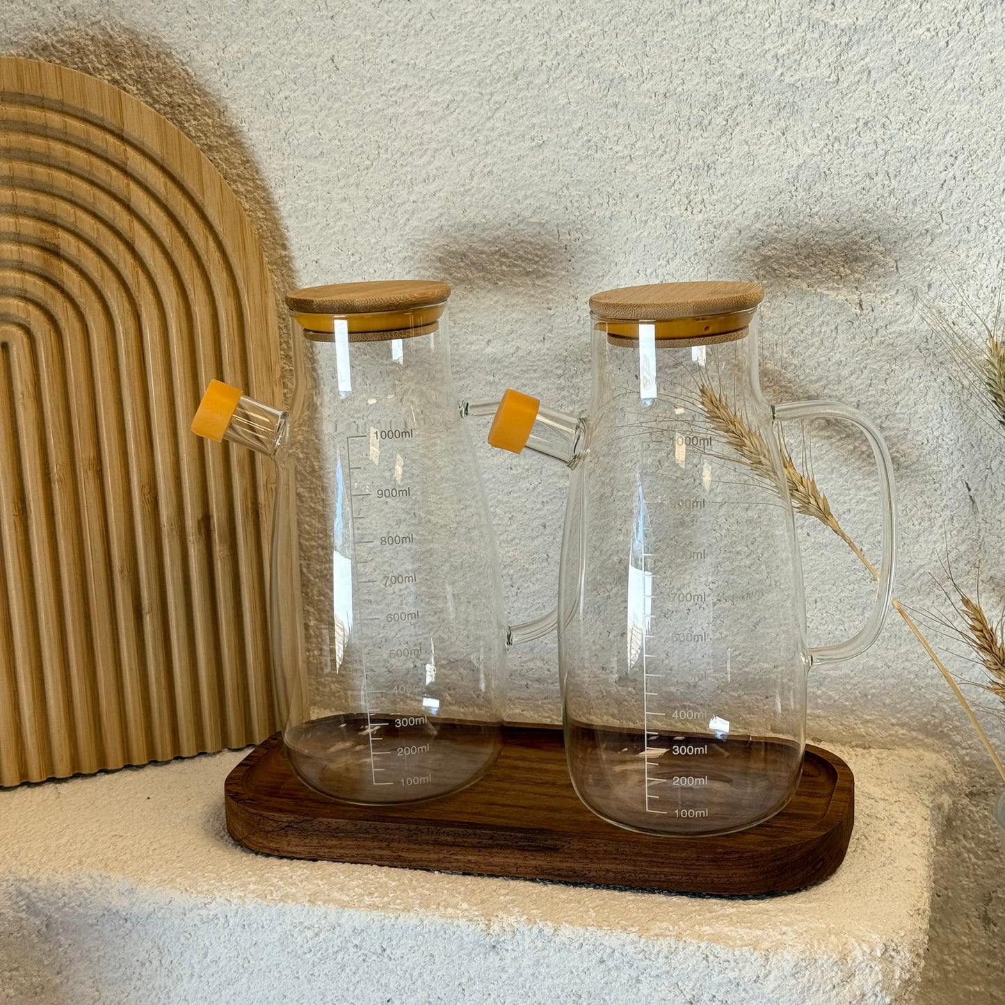 Terci Ahşap Standlı İkili Borosilikat Cam Bambu Kapaklı Yağlık Seti
