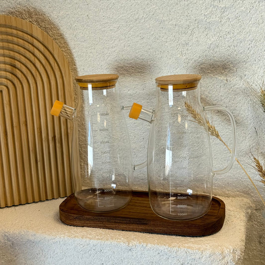 Terci Ahşap Standlı İkili Borosilikat Cam Bambu Kapaklı Yağlık Seti