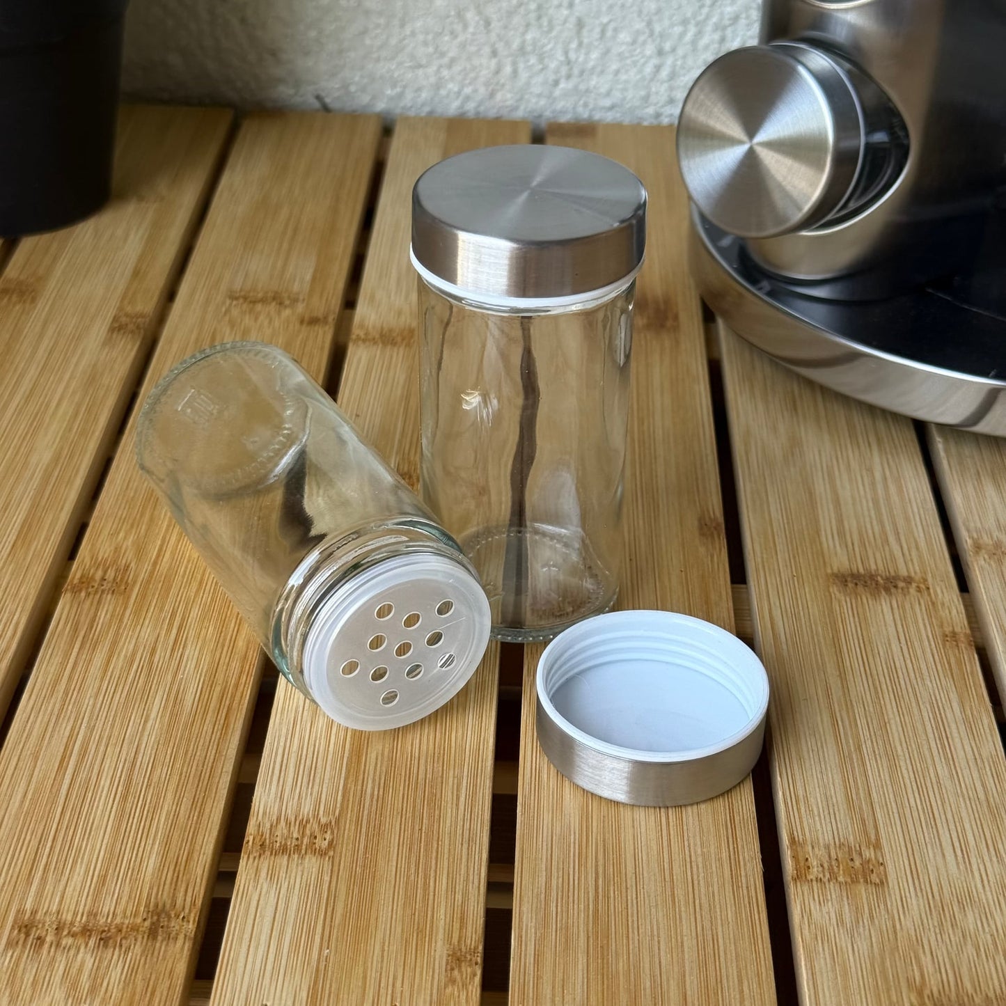 Mermer Desenli Dönen Standlı 12 li Cam Baharatlık Seti Siyah