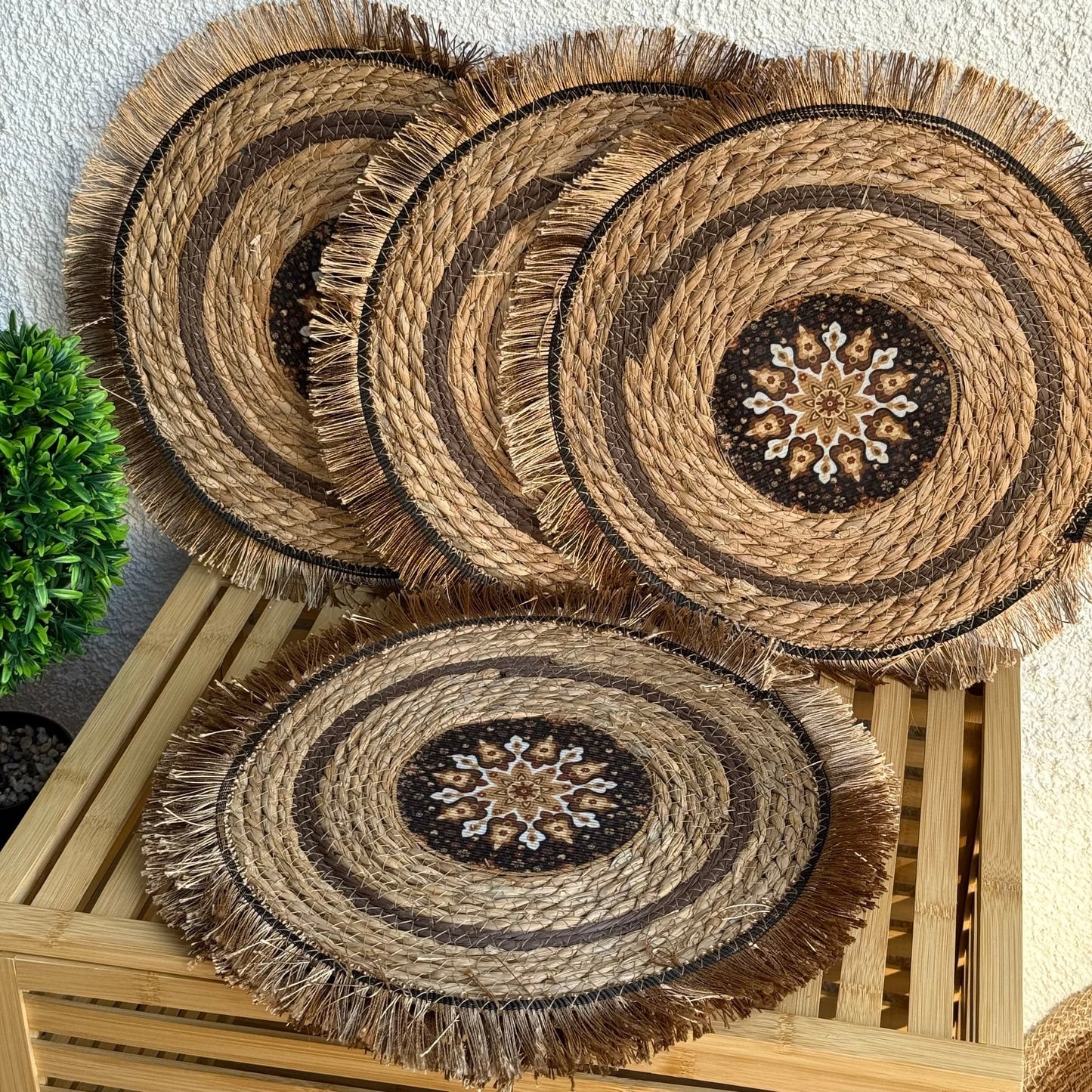 Püskülü Desenli Yuvarlak Hasır Amerikan Servisi 6 Adet